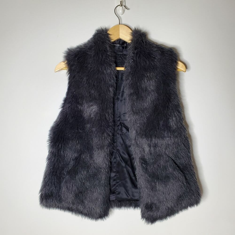 Isda & Co Grey faux Fur vest Size Small  Excellent condition
